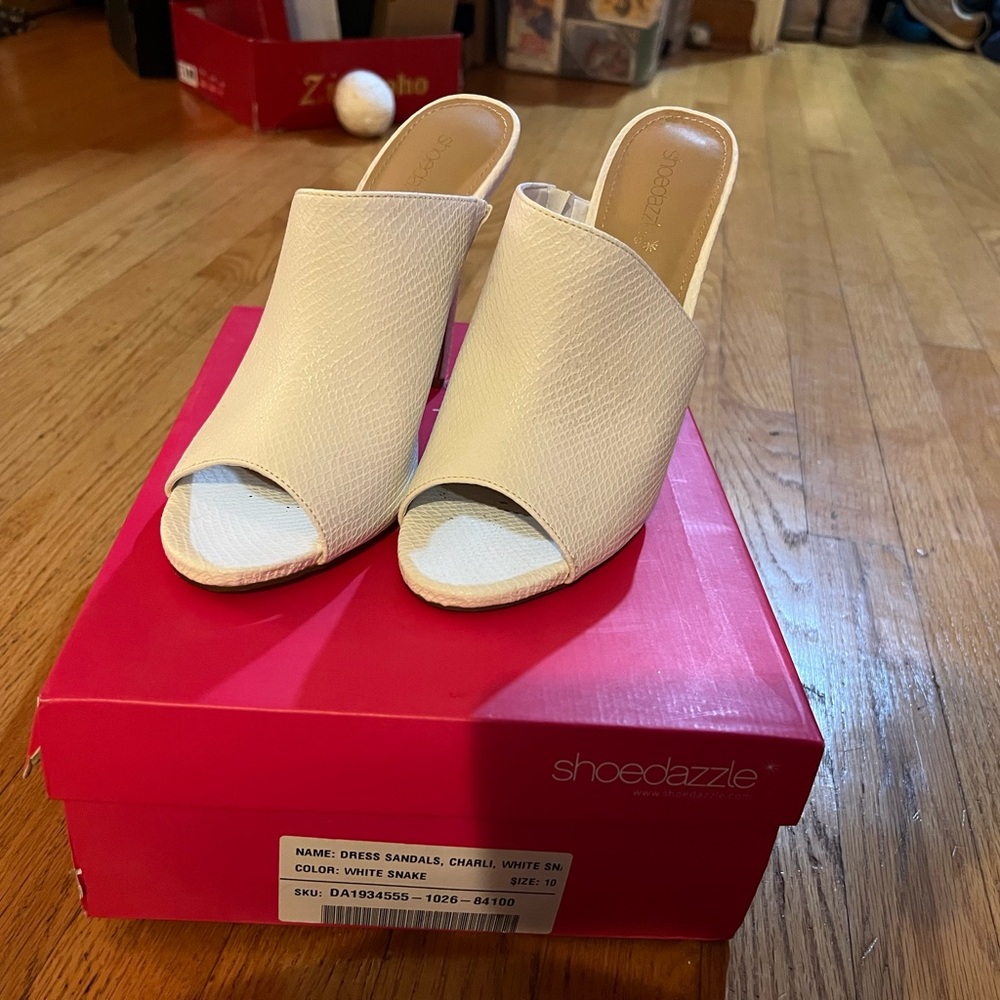 SIZE 10, cute Shoe Dazzle open toed heels